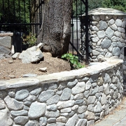 Seirra-White-Granit-wall