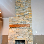 Fon-DuLac-stone-veneer-fireplace
